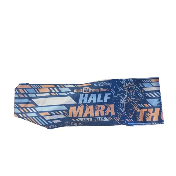 2016 Disney runDisney Walt Disney World Half Marathon 13.1 Bondi Band Headband - Picture 3 of 3